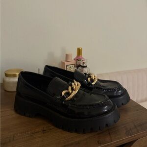 Jeffrey Campbell Chunky Loafers with
Gold Chain Detail